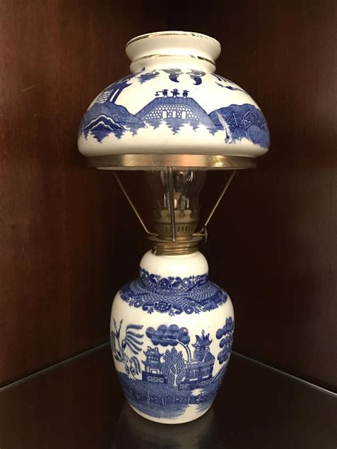 chineseporcelainglazes porcelaindollsbrands blue willow decor blue willow china pattern