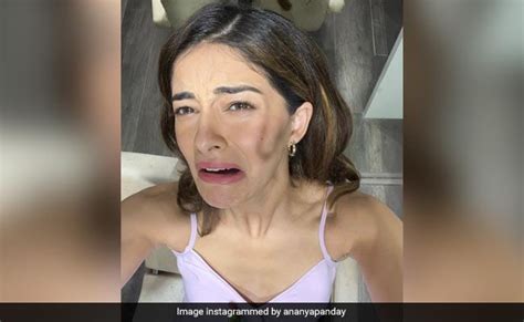 ananya panday and her weird selfies series