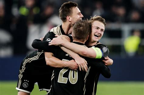 knvb wil door europees succes ajax competitie een week opschuiven foto adnl