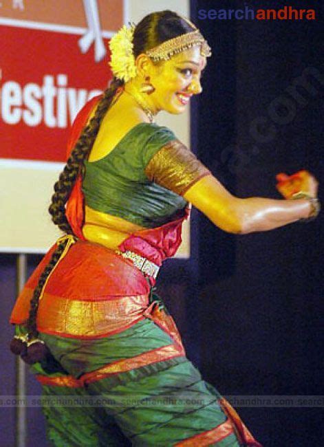 shobana perform bharatanatyam dance indian classical