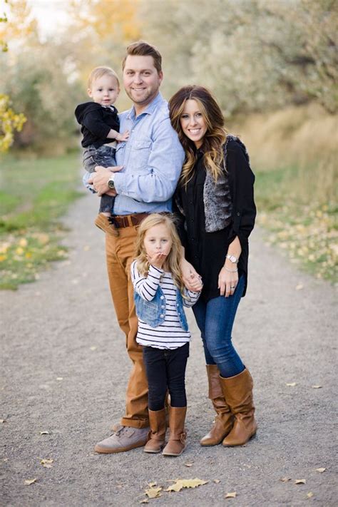 fall colorado family photo session inspired   family picture poses fall family