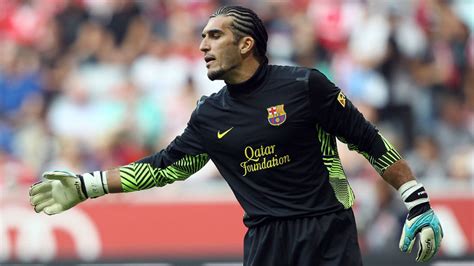 barcelona keeper jose manuel pinto  agreed  contract extension   club football