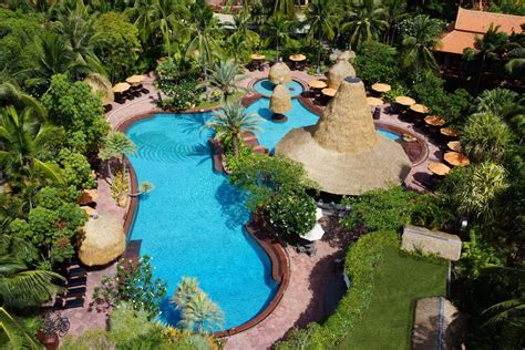 discover authentic thai hospitality lush tropical settings  anantara hua hin resort