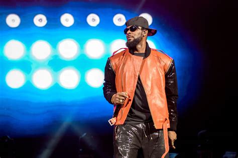 r kelly accusations criminal charges the alleged sex