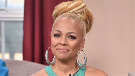 kim fields getting bashed over her new bold look but are people being too hard on her