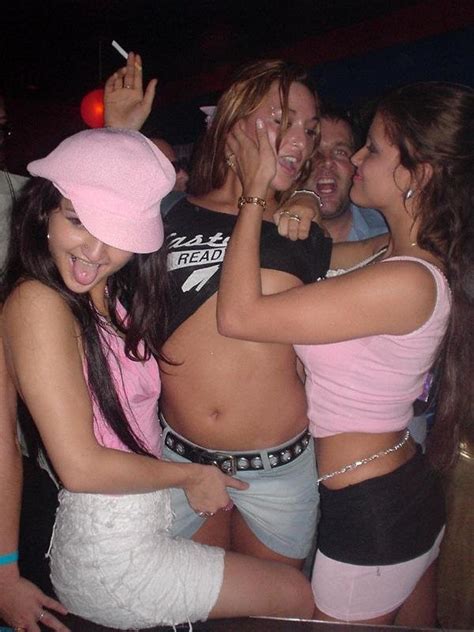 hot drunk college girls public flashing perky tits pichunter