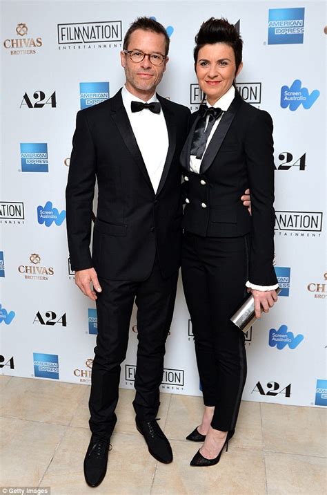 guy pearce and wife kate mestitz wear matching black tuxedos to the