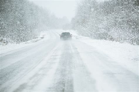 essential tips  stay safe driving   ice storm paldropcom
