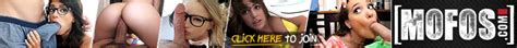 Naughty Estate Agent Riley Reid Gets Kinky During Showing
