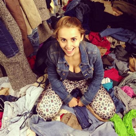 hannah witton sexy and cleavage 27 pics sexy youtubers