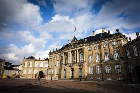 royal palace hooked  europe
