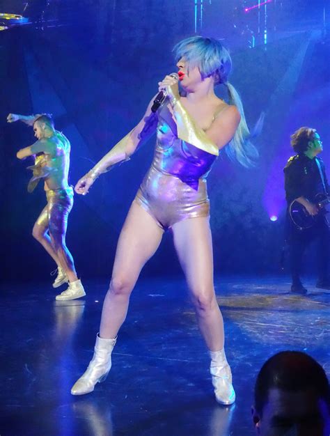 lady gaga sexy at the park theater 24 photos the fappening