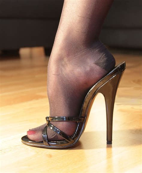 rauchzarte nylons im schattenspiel beautiful high heels open toe high