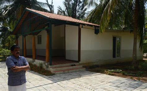 sq ft house built    week  hindu