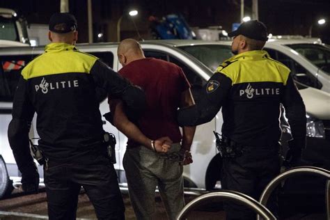 miljoen euro gevonden tijdens politieactie spookwoningen ypenburg den haag adnl