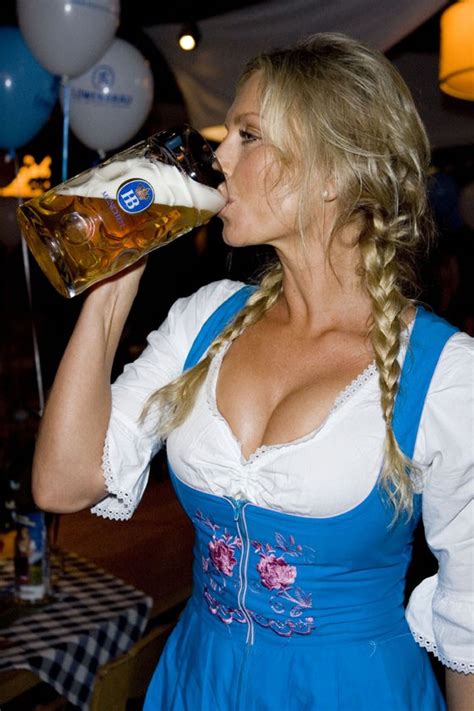 Hot Chicks And Cold Beers A Deadly Combination Hot Photos