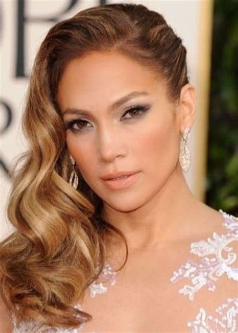 Singer And Actress Jennifer Lopez Looks Glamorous And