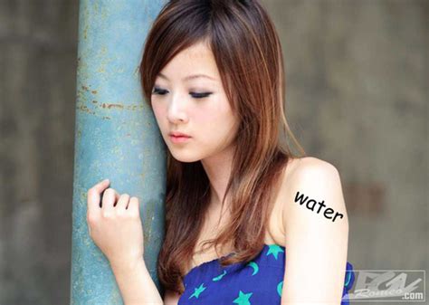 do chinese girls get english words tattooed on their bodies