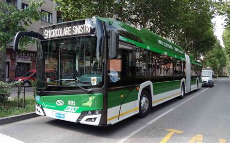 trolleybus fleet  milan   day  operation   solaris trollino