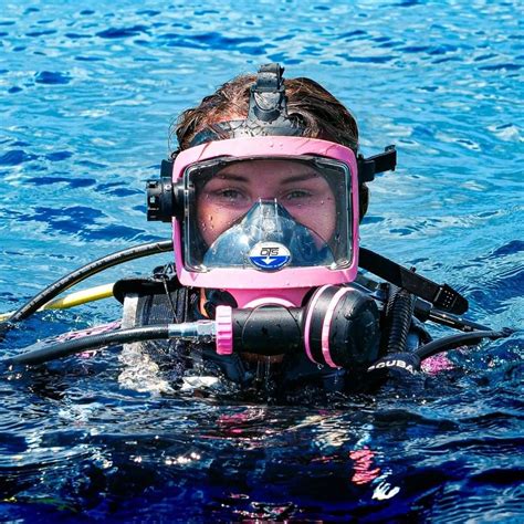 Underwater Lovers Scuba Diving Pictures Gas Mask Girl Scuba Girl