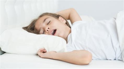 tidur  mulut terbuka ternyata berbahaya lho