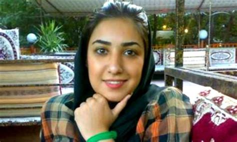 آتنا فرقدانی به ۱۲ سال و ۹ ماه زندان محکوم شد بیدارزنی