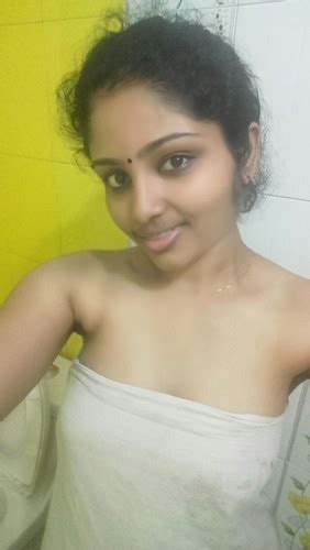 tamil girl nude selfies in bathroom showing boobs indian nude girls