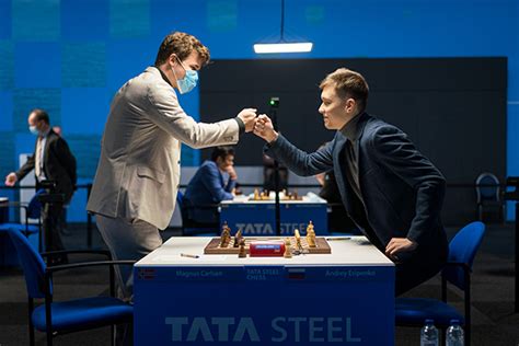 die ersten partien des superturniers tata steel chess wurden  wijk aan zee gespielt schach