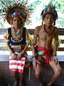 suku mentawai sejarah ciri khas kebudayaannya haloedukasicom