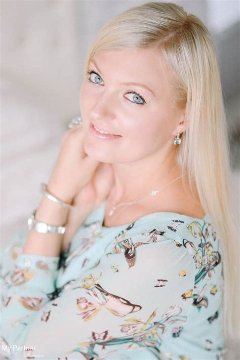 meet single russian women and beautiful ukrainian girls who are looking for love and romance