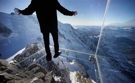 step   void  aiguille du midi skywalk