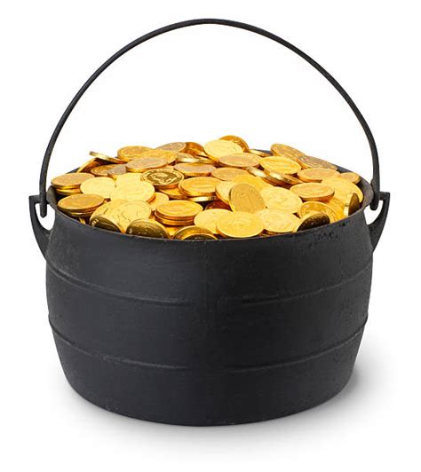 royalty  pot  gold pictures images  stock  istock
