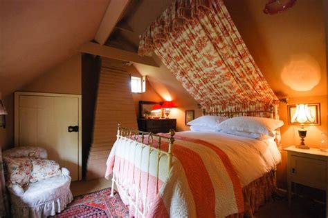 What A Romantic Bedroom Luxury Cottage Cottage Style
