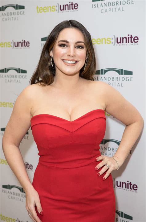 kelly brook flaunted her generous cleavage in red hot scarlet frock