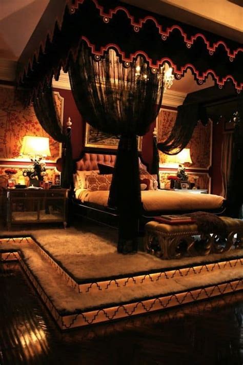 19 beautiful canopy beds that will create a majestic ambiance to any small bedroom design