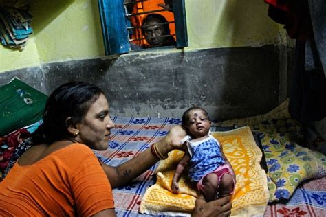 Jarring Photo Series Captures The Mothers And Daughters Of Kolkata S