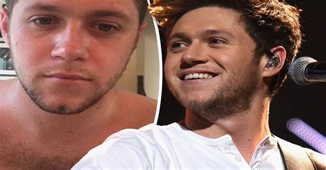 One Direction S Niall Horan Strips For Nearly Naked Topless Selfie Days
