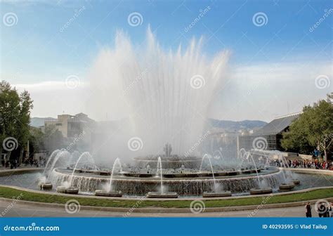 fontein van montjuic barcelona stock afbeelding image  genomen water