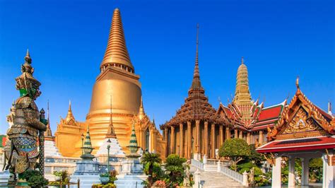 wat phra kaew temple   emerald buddha thailand travel hub