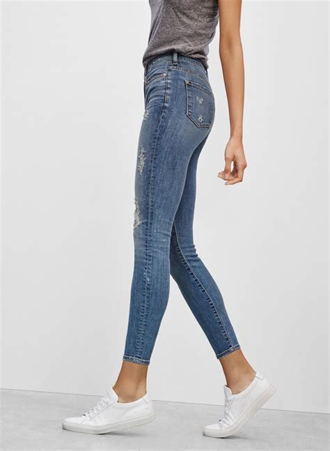 stylishly wear cropped jeans careyfashioncom