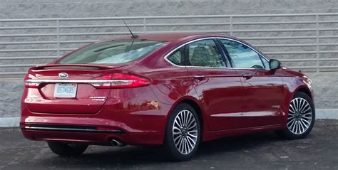 ford fusion hybrid  daily drive consumer guide