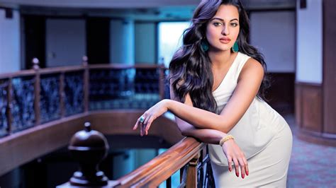3840x2160 Sonakshi Sinha Wide 4k Hd 4k Wallpapers Images Backgrounds
