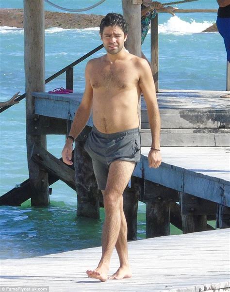 Adrian Grenier Shows Off His Fit Physique During Beach