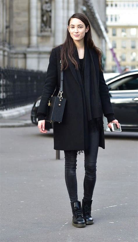 elegant fall street style   inspire  fashion  year black outfit dr