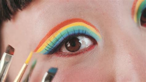 Get This Rainbow Cat Eye Makeup Look In Under A Minute