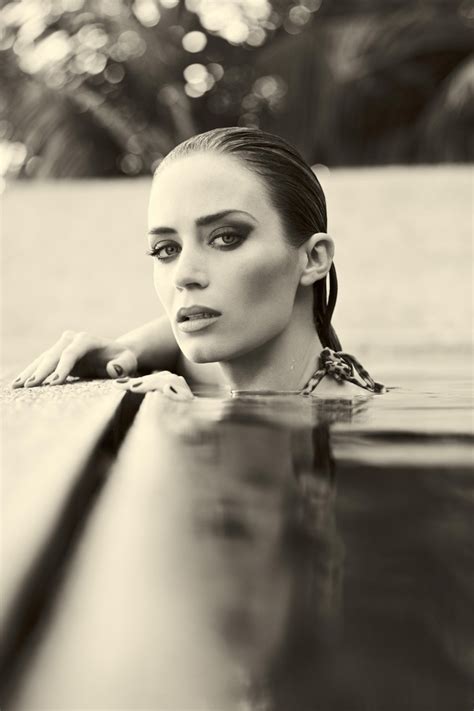 640x960 Emily Blunt 8k Monochrome Iphone 4 Iphone 4s Hd 4k Wallpapers