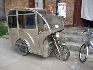 fully enclosed motorcycle photo