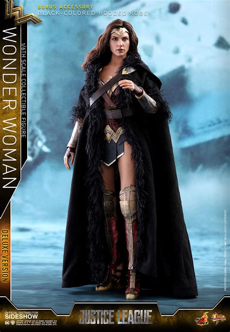 Dc Comics Wonder Woman Deluxe Version Sixth Scale Figure