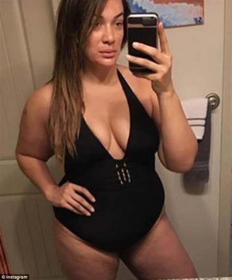 Wwe Star Nia Jax Posts Body Positive Swimsuit Selfie Daily Mail Online