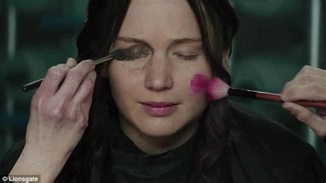 jennifer lawrence gets make over in the hunger games mockingjay deleted scenes daily mail online